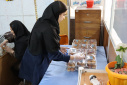 توزیع بسته‌های غذایی بین نیازمندان به مناسبت شب یلدا