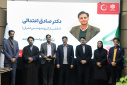 به مناسبت هفته پژوهش از فناوران و پژوهشگران برتر دانشگاه و نهادهای پیشرو در حمایت از پژوهش تجلیل شد