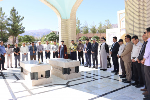 همزمان با آغاز هفته دولت برگزاری محفل پرفیض زیارت عاشورا و غبارروبی مزار شهدای گمنام در دانشگاه صنعتی بیرجند