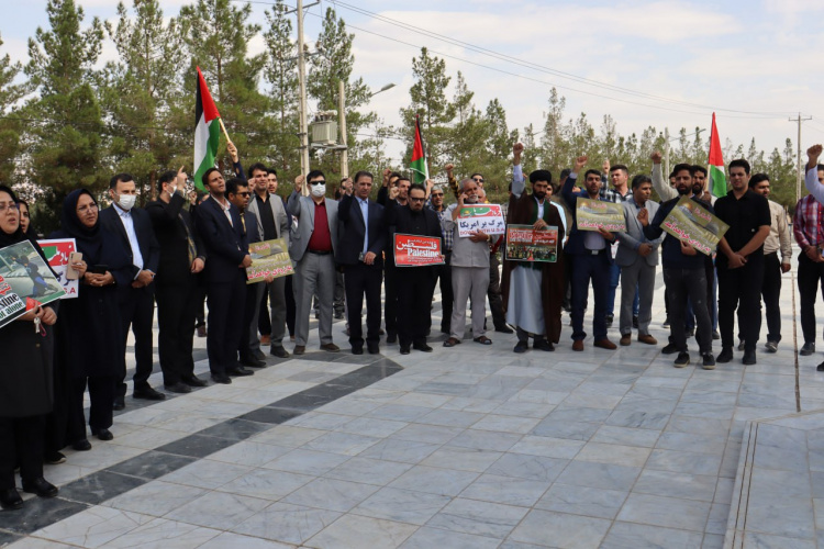گزارش تصویری اجتماع بزرگ دانشگاهیان صنعتی بیرجند در محکومیت جنایت رژیم صهیونیستی در حمله به بیمارستان معمدانی غزه