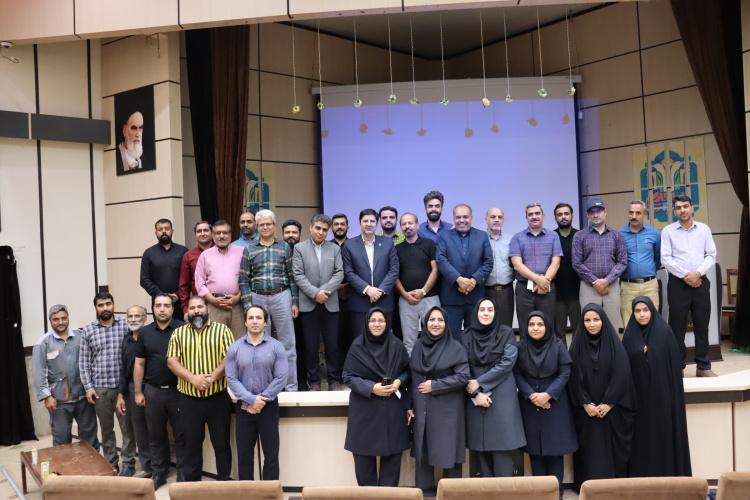گزارش تصویری نشست صمیمی رئیس دانشگاه با کارمندان دانشگاه صنعتی بیرجند به مناسبت هفته دولت و روز کارمند