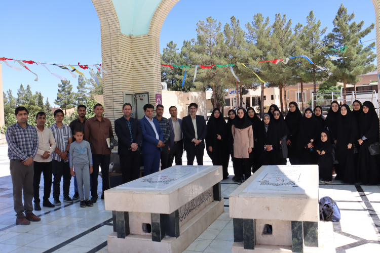 اعزام کاروان راهیان روح‌الله دانشگاه صنعتی بیرجند به مناسبت سالگرد ارتحال امام خمینی (ره)